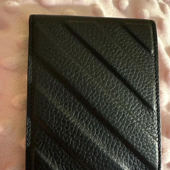 Off-white - Picture 8 of 10